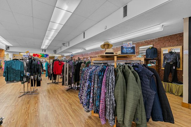 275 E Main Street, Ashland, OR 97520