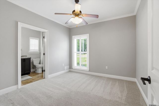 13383 Williamsburg Dr, Walker, LA 70785