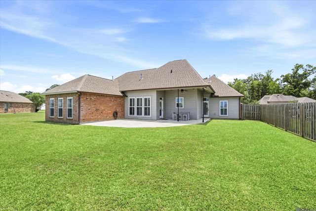 13383 Williamsburg Dr, Walker, LA 70785