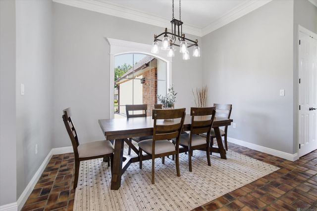 13383 Williamsburg Dr, Walker, LA 70785