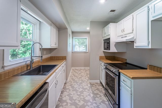 1046 Country Club Road, Newnan, GA 30263