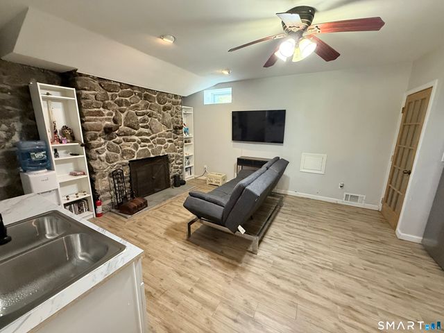 116 River Road 2, Shelton, CT 06484