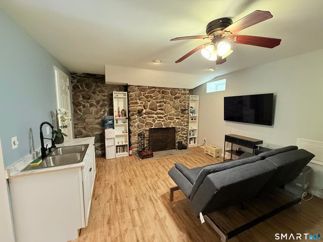 116 River Road 2, Shelton, CT 06484