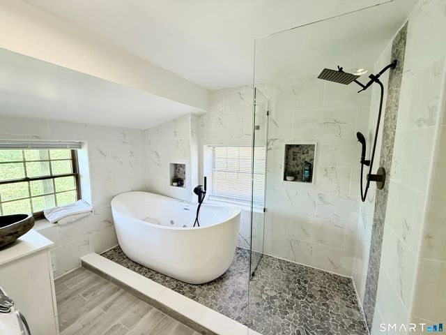 116 River Road 2, Shelton, CT 06484