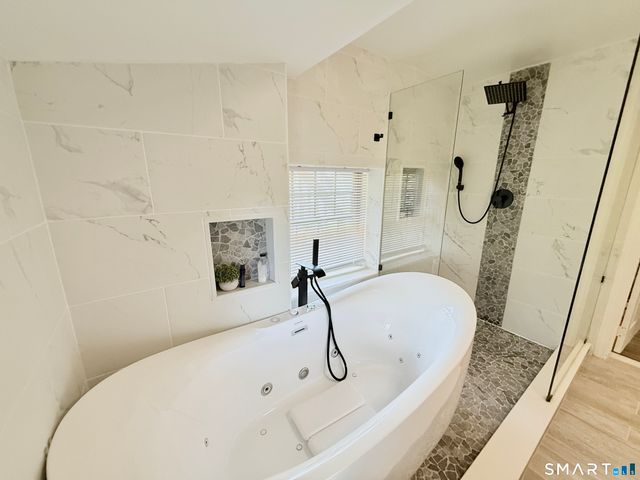 116 River Road 2, Shelton, CT 06484