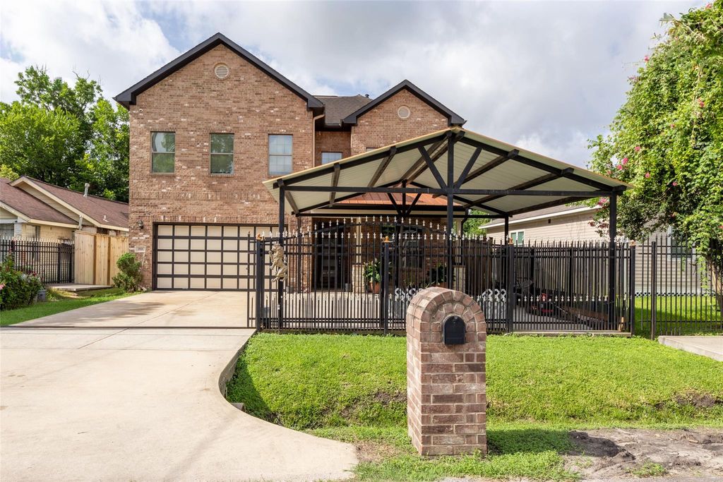 3910 Melbourne Street, Houston, TX 77026