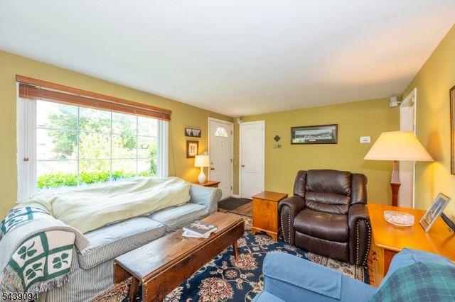 33 Glenview Dr, West Orange Twp., NJ 07052