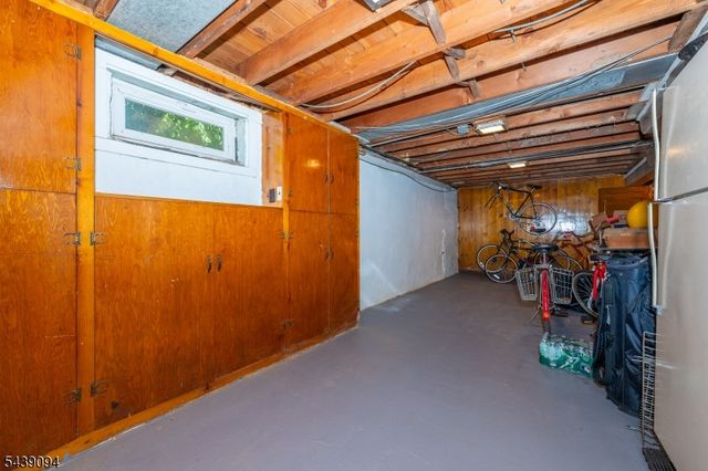 33 Glenview Dr, West Orange Twp., NJ 07052
