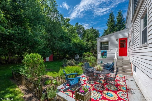 33 Glenview Dr, West Orange Twp., NJ 07052