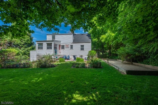 33 Glenview Dr, West Orange Twp., NJ 07052