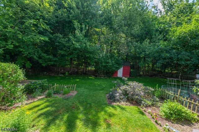 33 Glenview Dr, West Orange Twp., NJ 07052
