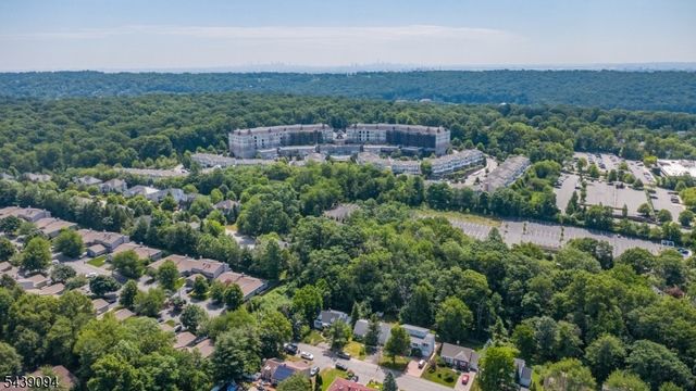33 Glenview Dr, West Orange Twp., NJ 07052