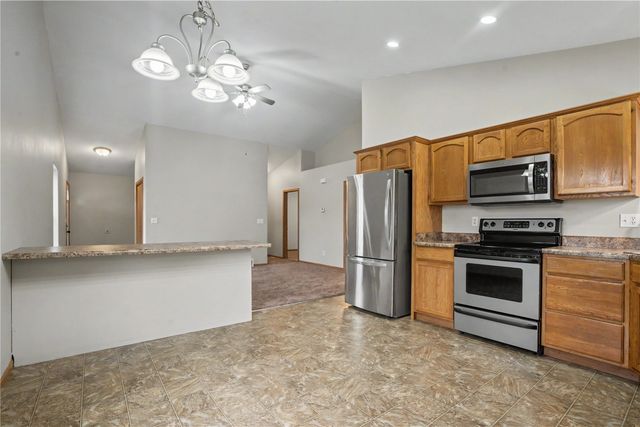 246 Whirlaway Lane, Fairfax, IA 52228