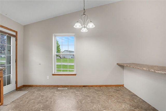 246 Whirlaway Lane, Fairfax, IA 52228