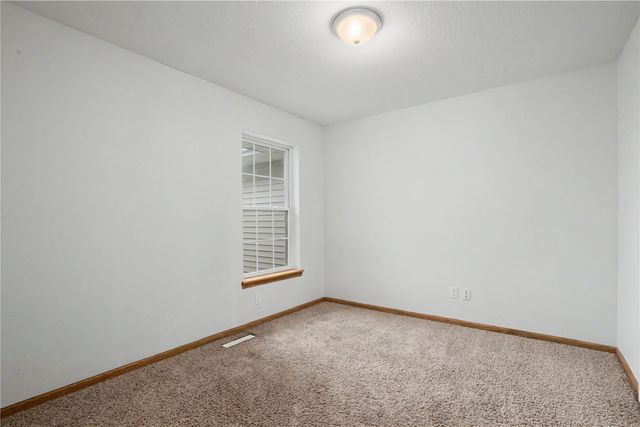 246 Whirlaway Lane, Fairfax, IA 52228