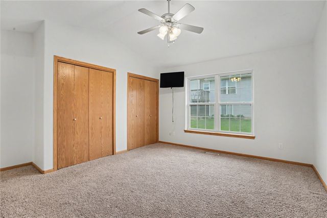 246 Whirlaway Lane, Fairfax, IA 52228