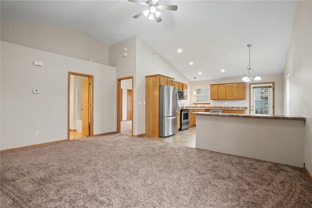 246 Whirlaway Lane, Fairfax, IA 52228