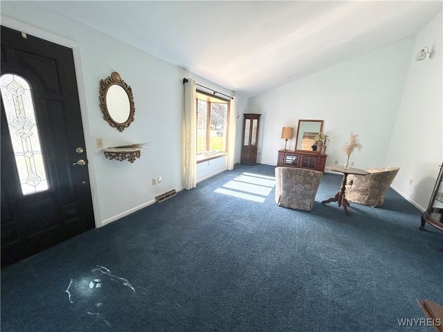 6371 Badger Drive, Lockport Town, NY 14094