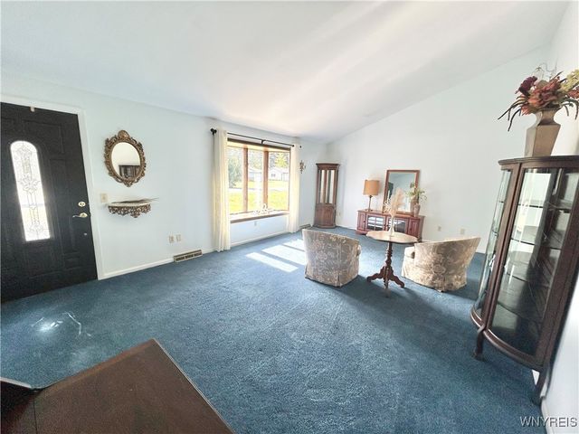 6371 Badger Drive, Lockport Town, NY 14094