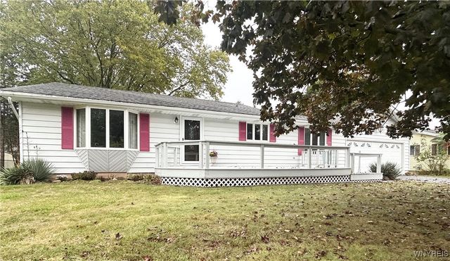 6371 Badger Drive, Lockport Town, NY 14094