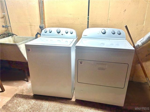 6371 Badger Drive, Lockport Town, NY 14094