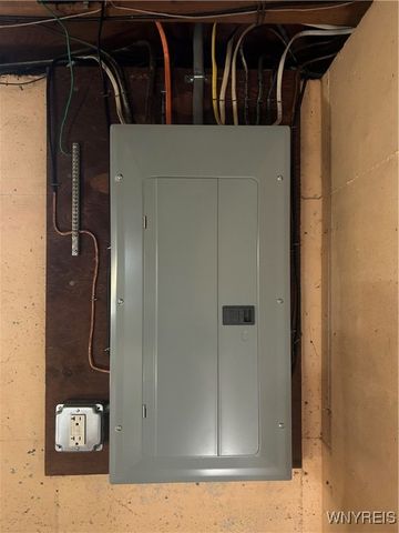 6371 Badger Drive, Lockport Town, NY 14094