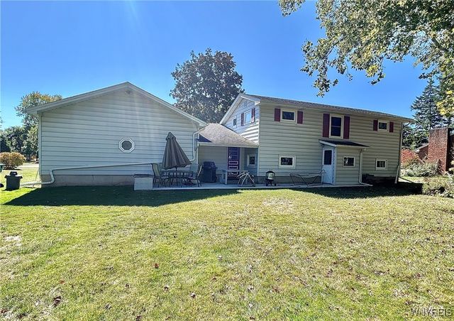 6371 Badger Drive, Lockport Town, NY 14094