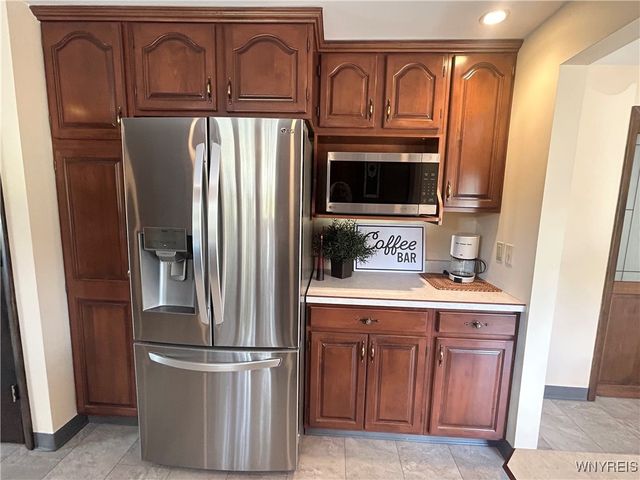 6371 Badger Drive, Lockport Town, NY 14094