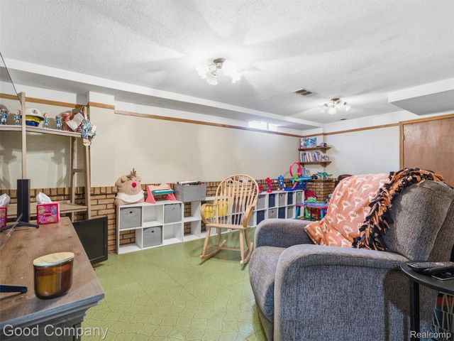 29191 McDonald Street, Roseville, MI 48066