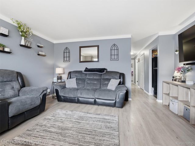 29191 McDonald Street, Roseville, MI 48066