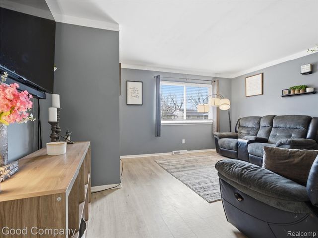 29191 McDonald Street, Roseville, MI 48066