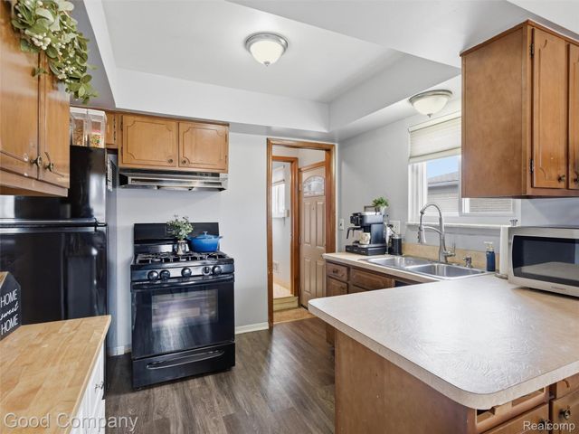 29191 McDonald Street, Roseville, MI 48066