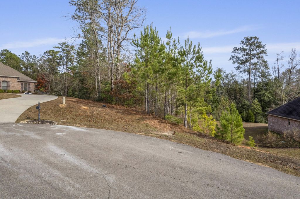 108 Creedmoor, Hattiesburg, MS 39402
