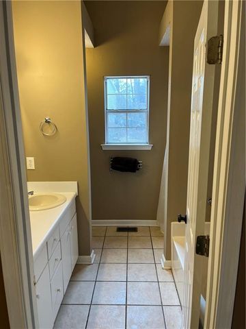 111 Green Point Way, Carrollton, GA 30117