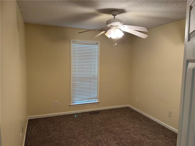 111 Green Point Way, Carrollton, GA 30117