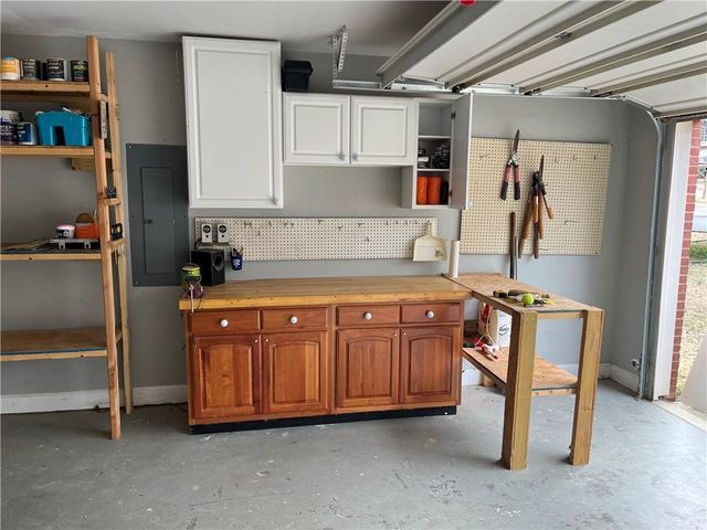 111 Green Point Way, Carrollton, GA 30117