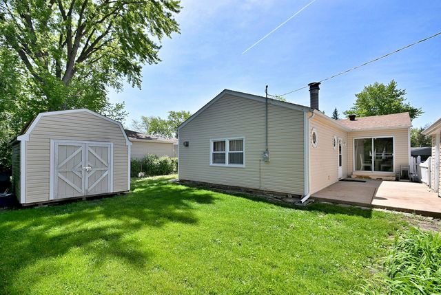 108 Cedar Circle, Streamwood, IL 60107