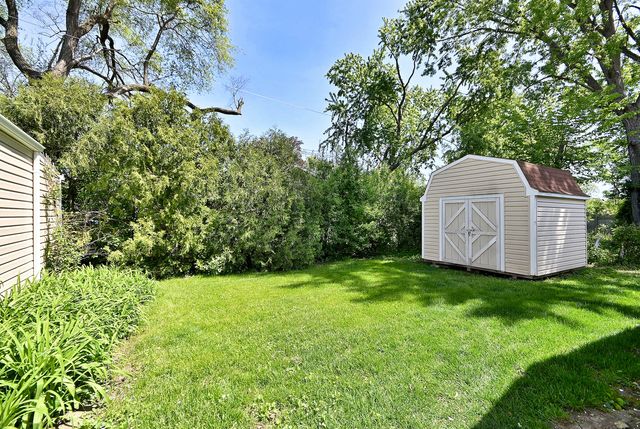 108 Cedar Circle, Streamwood, IL 60107