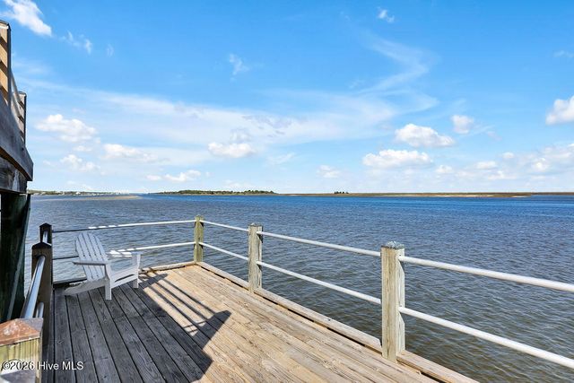 7697 Dunewalk Court, Wilmington, NC 28409