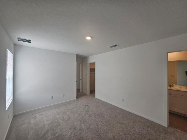 100 Silent Sky LN, Hutto, TX 78634