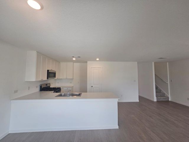 100 Silent Sky LN, Hutto, TX 78634