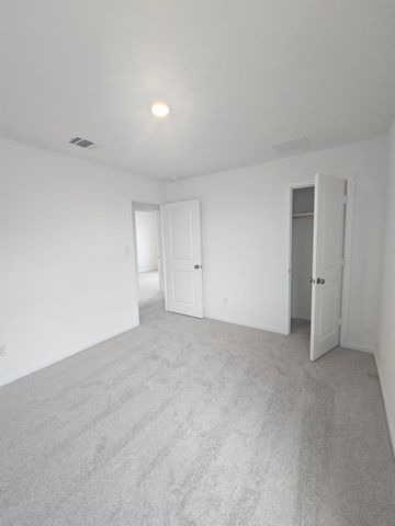 100 Silent Sky LN, Hutto, TX 78634