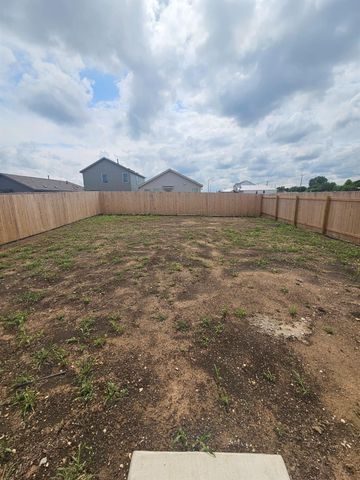 100 Silent Sky LN, Hutto, TX 78634