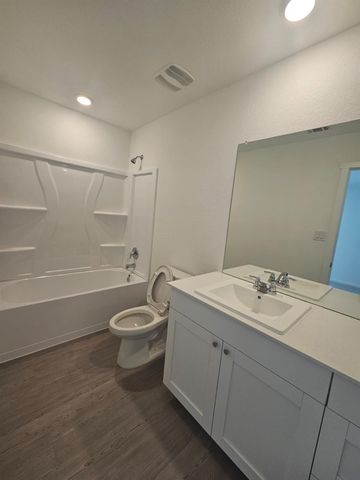 100 Silent Sky LN, Hutto, TX 78634