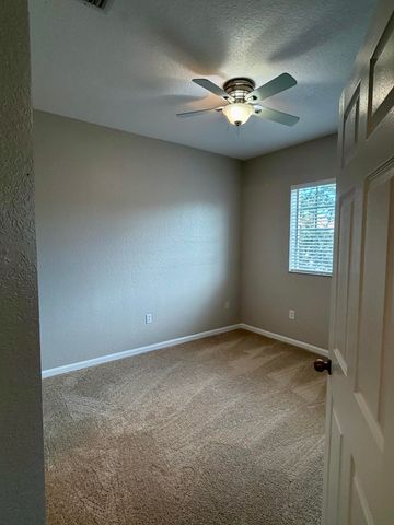 8884 N Isles Circle, Tamarac, FL 33321