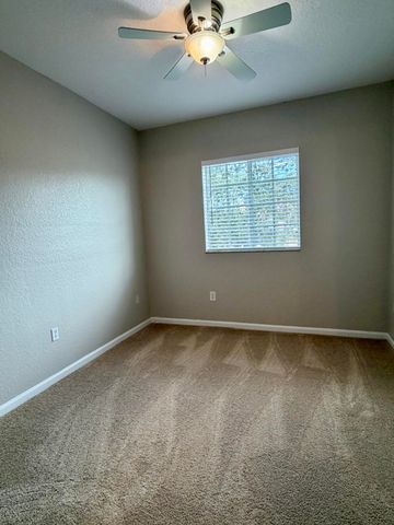 8884 N Isles Circle, Tamarac, FL 33321
