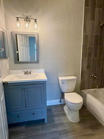 8884 N Isles Circle, Tamarac, FL 33321