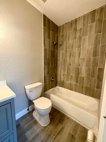 8884 N Isles Circle, Tamarac, FL 33321