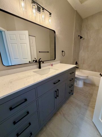 8884 N Isles Circle, Tamarac, FL 33321
