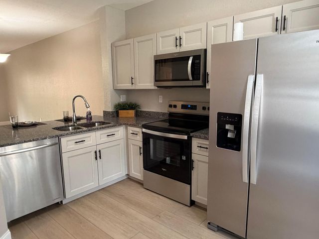 8884 N Isles Circle, Tamarac, FL 33321